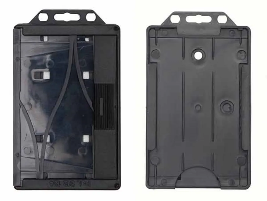 Musta CardCase Duo -korttikotelo pystymallissa, etu- ja takapuoli vierekkäin.