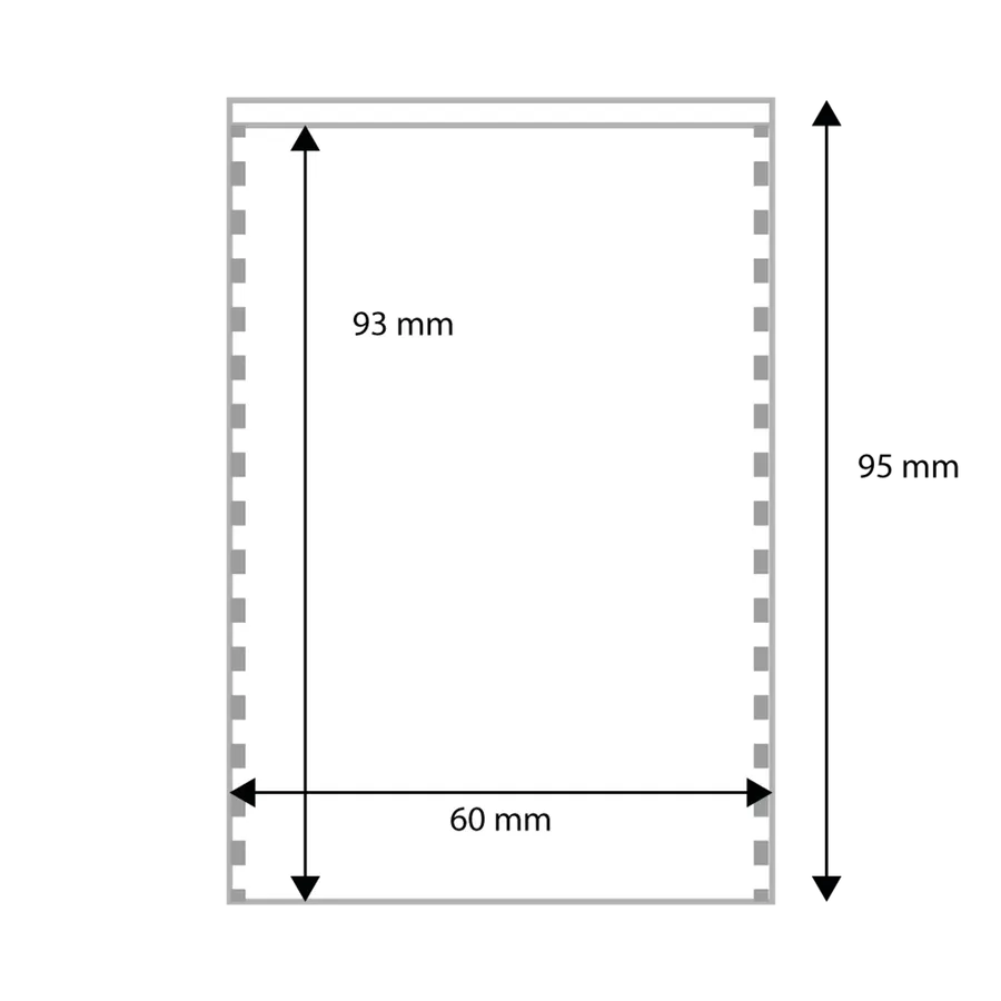 Kirkas pystymallinen muovitasku henkilökortille, kuvassa mittamerkinnät 60x93 mm ja 95 mm.