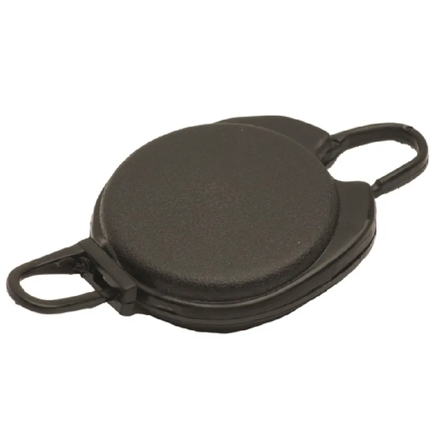 Musta pyöreä korttijojo, jonka molemmissa päissä on joustava koukku.