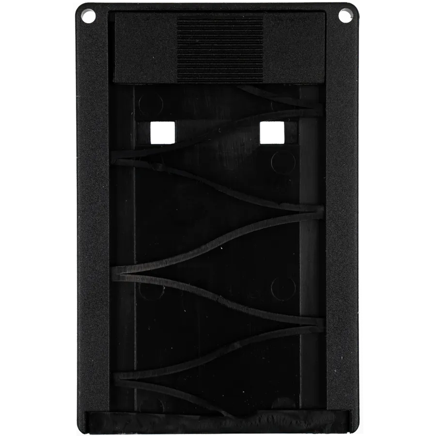 Musta CardCase Smart -korttikotelo takaa kuvattuna, liukumekanismi ja kortin aukot näkyvissä.