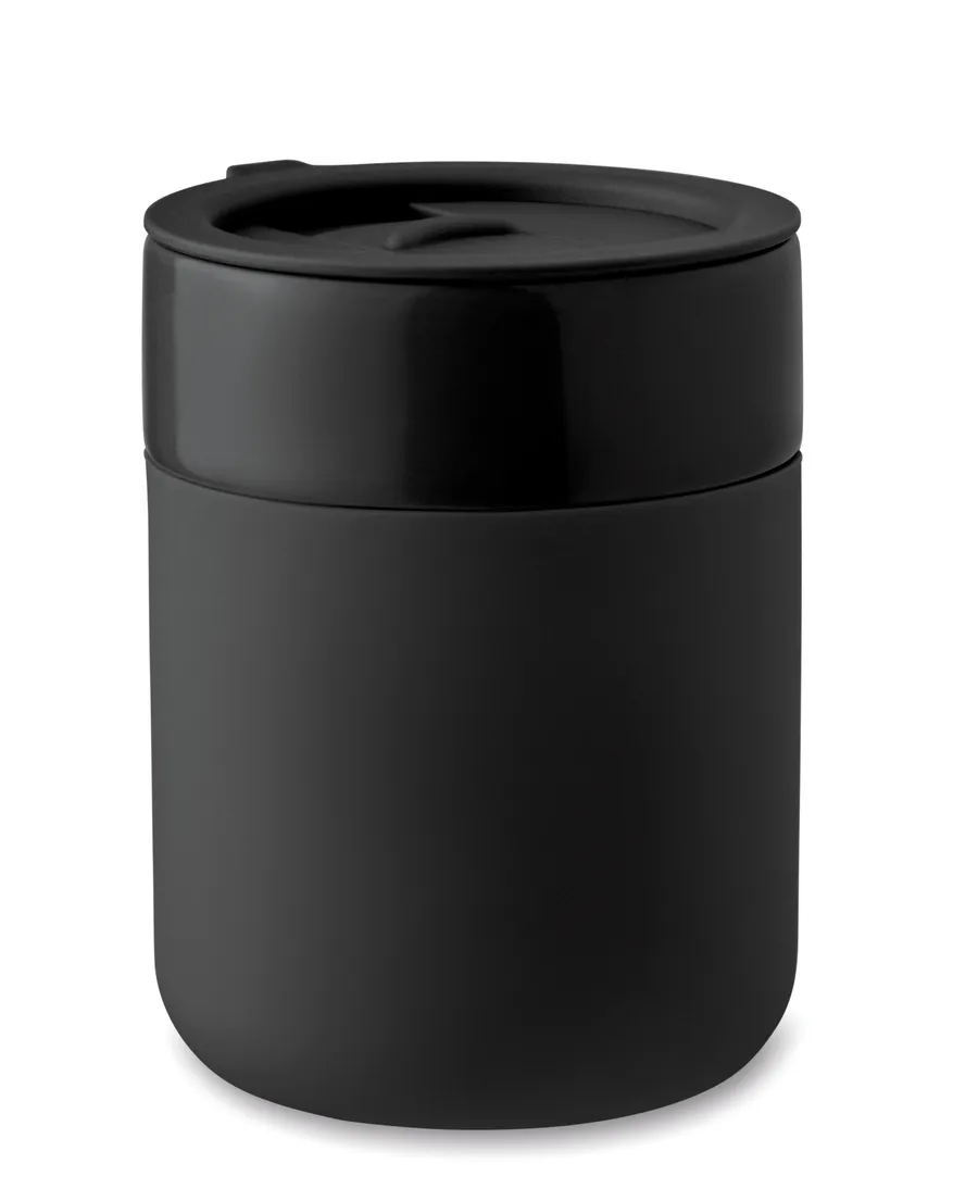 Musta keraaminen QERAM-muki, jossa on silikoniholkki ja musta juomakansi.