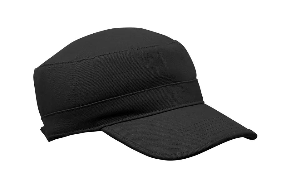Musta FIELD Army lippis, jossa matala lakiosa ja lyhyt lippa.