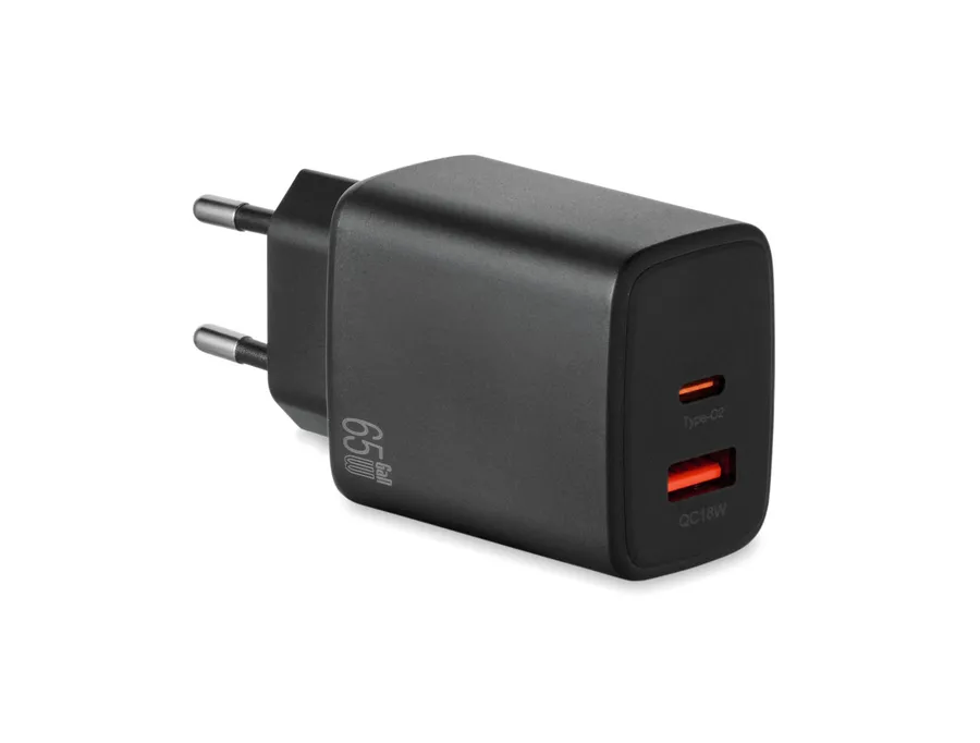 Musta EXTEN-seinälaturi, jossa EU-pistoke sekä Type-C- ja USB-A-portit.