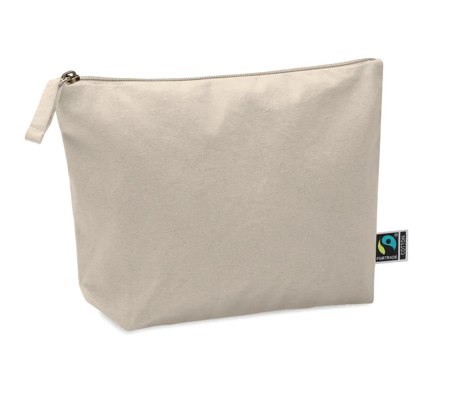 Beige puuvillainen kosmetiikkalaukku, jossa vetoketju ja Fairtrade-merkki etusivulla.