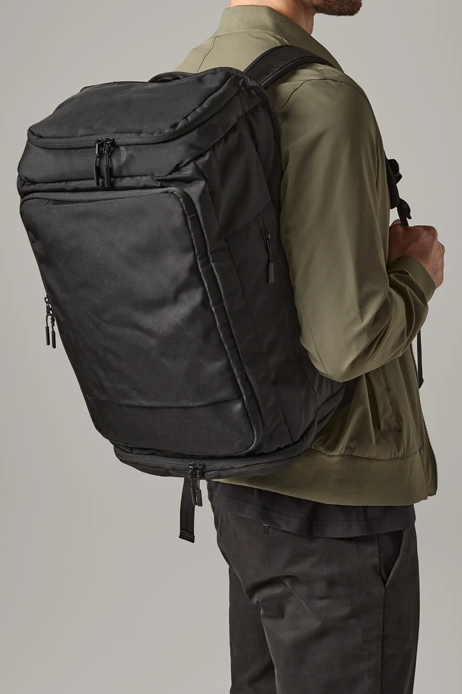 Pitch black 72H weekender bag/backpack 28 l