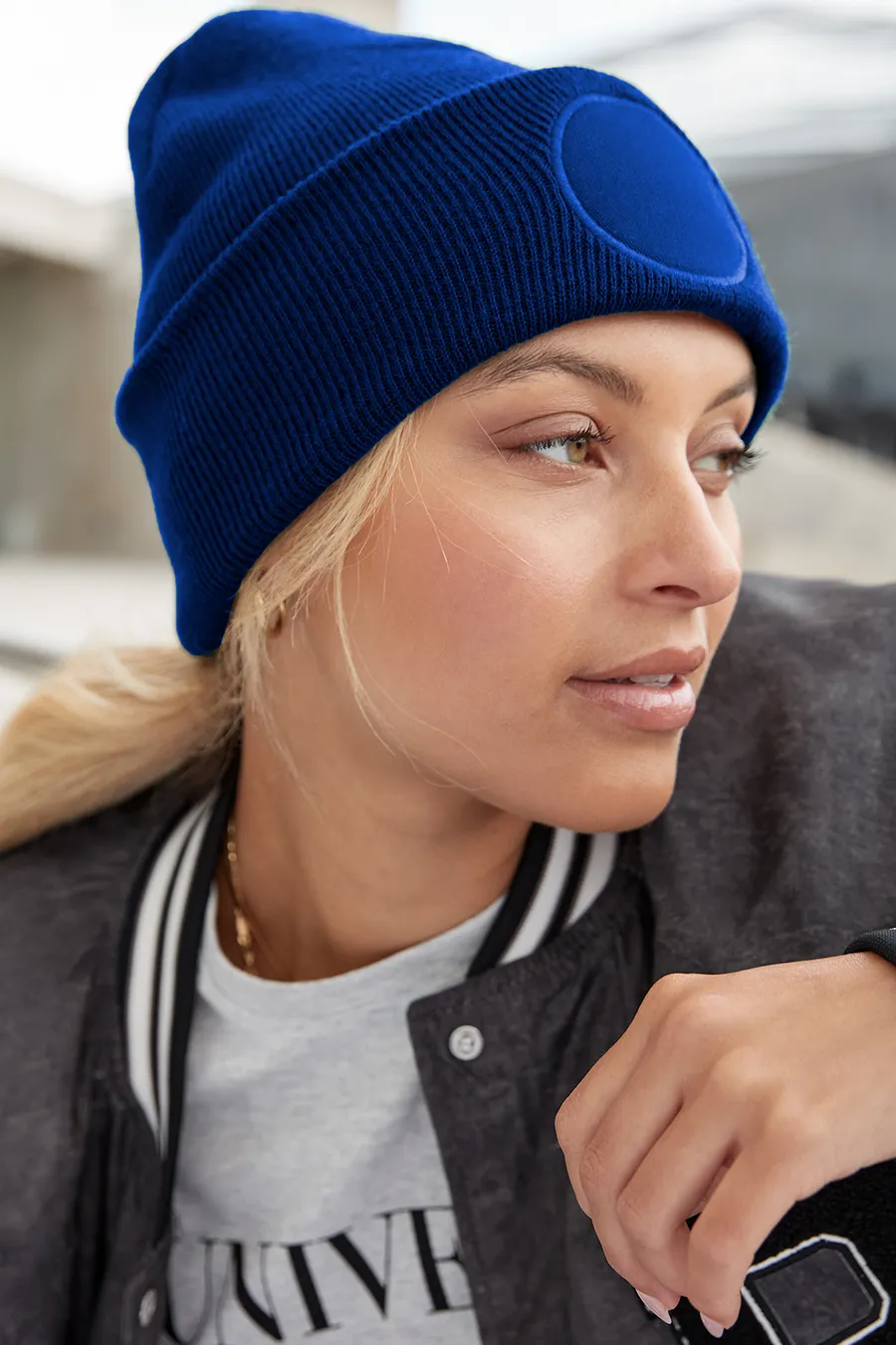 Beanie with a round print area