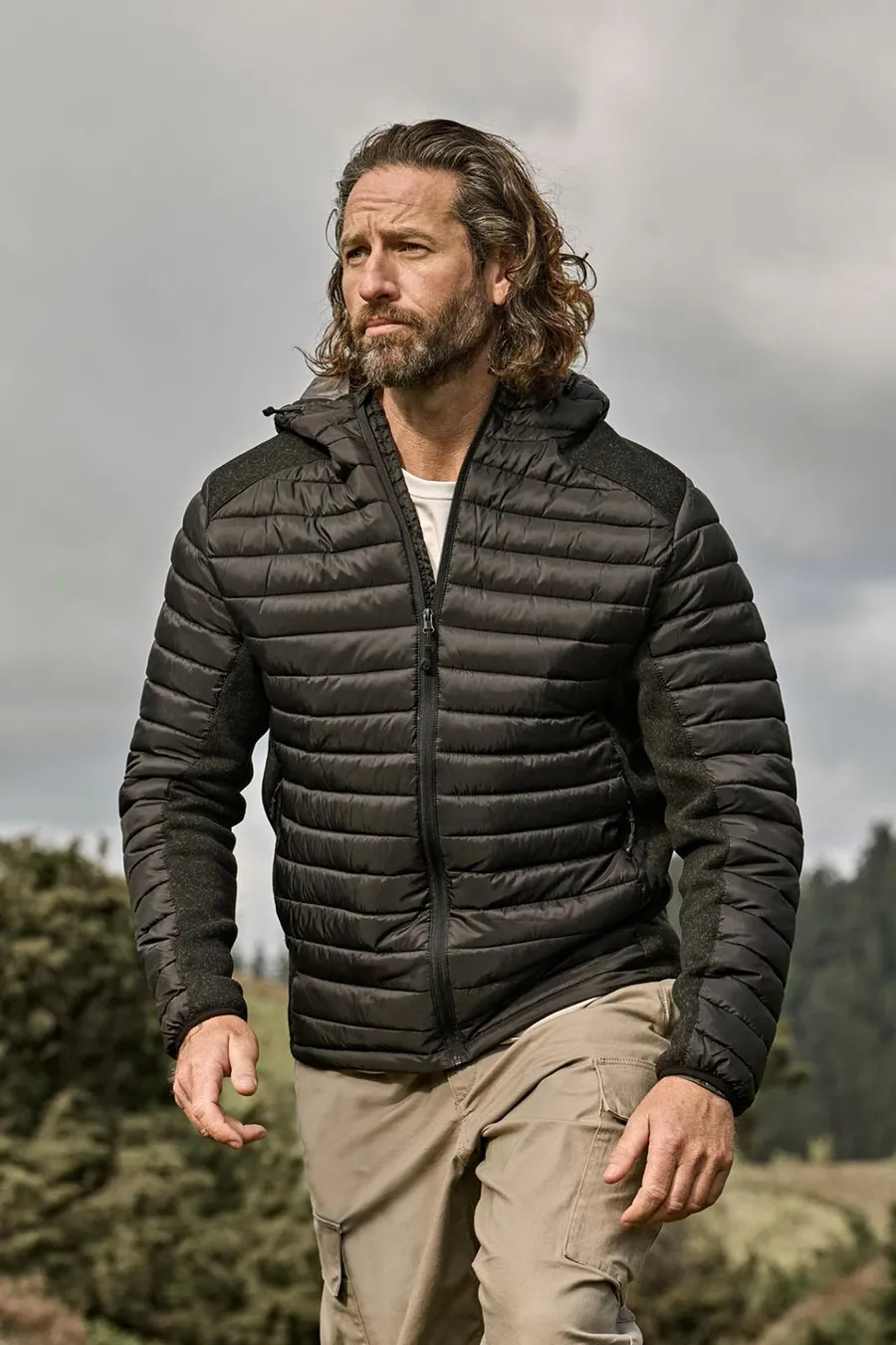 Hooded outdoor crossover jacket
