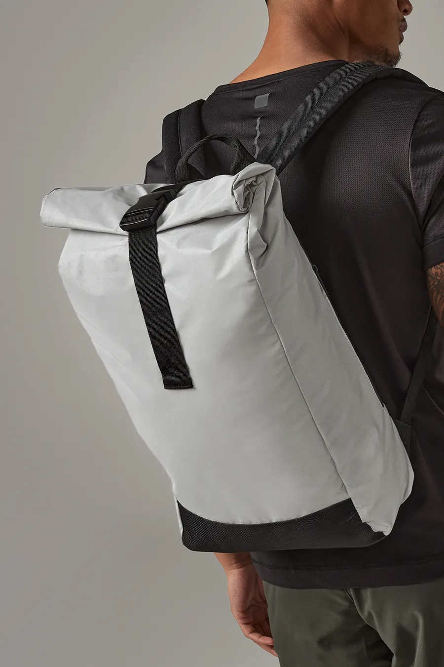 Reflective backpack, 15 l