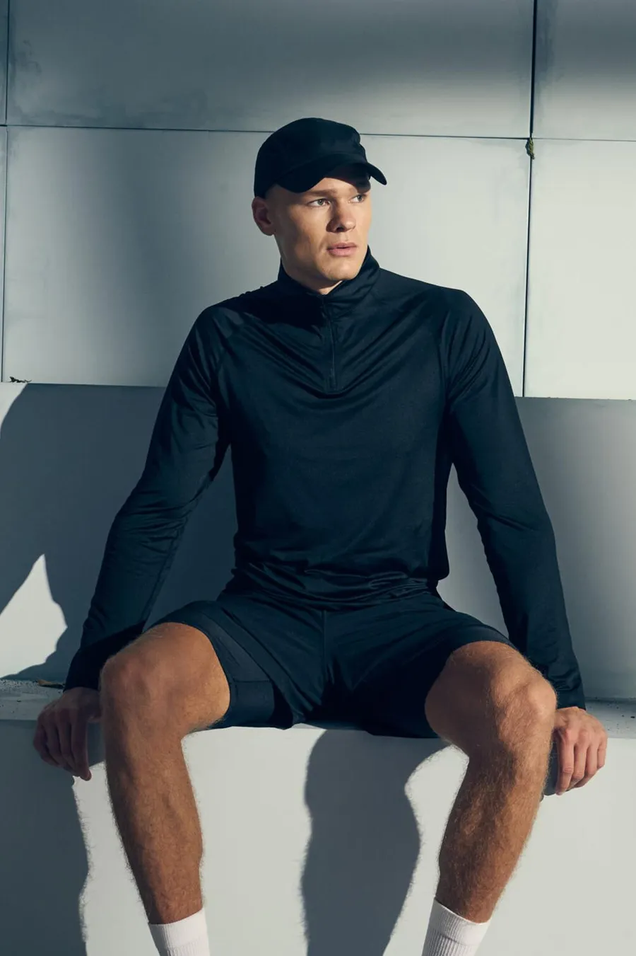 Lightweight active zip neck