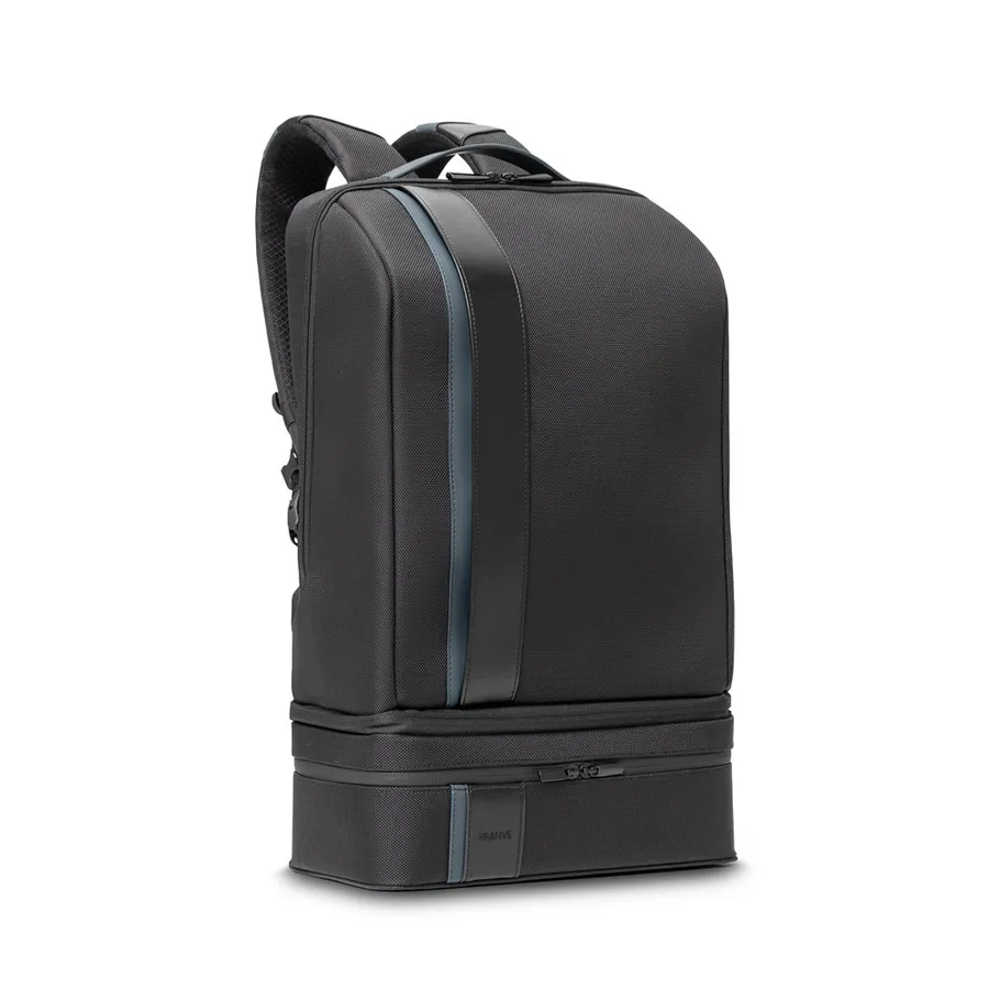Sininen DYNAMIC BACKPACK II -reppu, jonka alaosassa on erillinen vetoketjullinen lämpölaukku.
