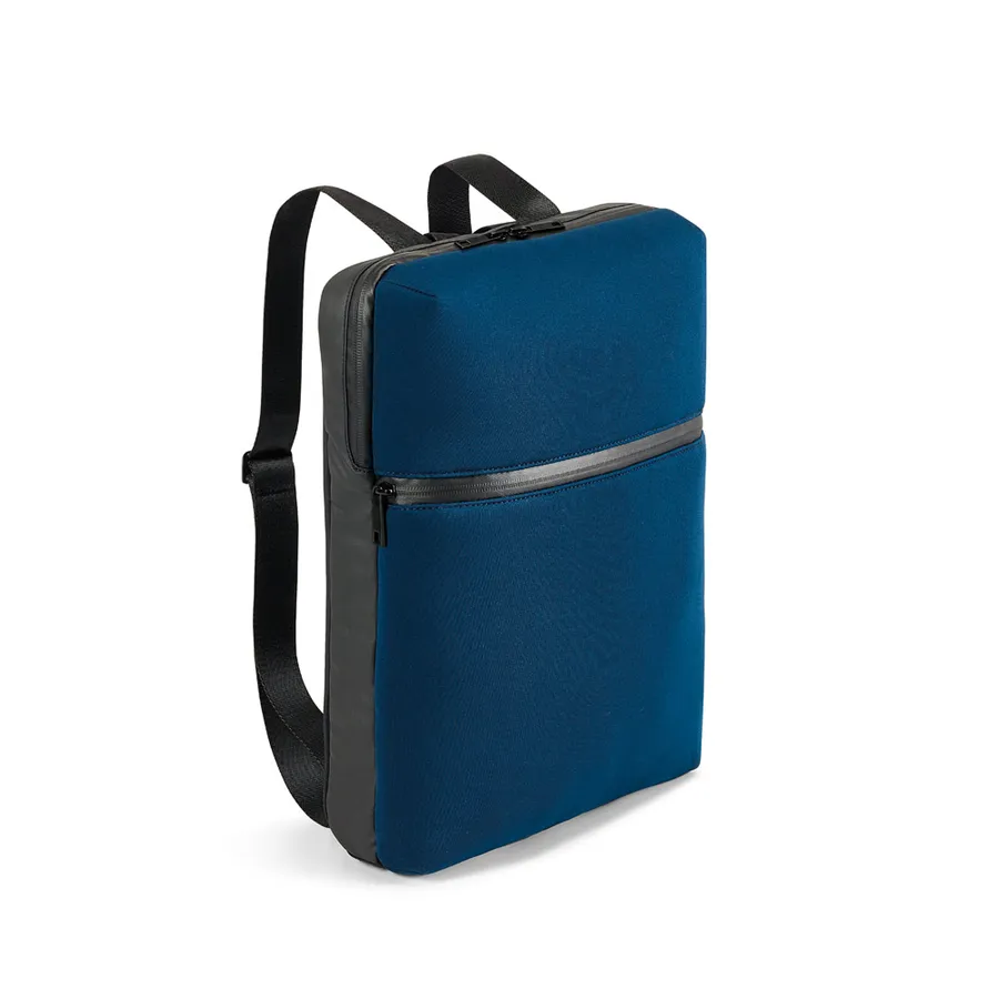 URBAN BACKPACK. 14 tuuman kannettavan tietokoneen reppu pehmeästä kuoresta ja pressusta