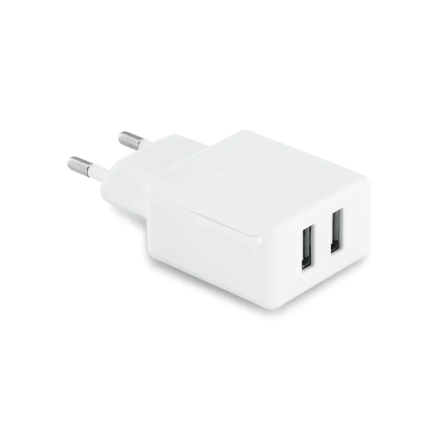 Valkoinen USB-sovitin, jossa on europistoke ja kaksi USB-lähtöä.