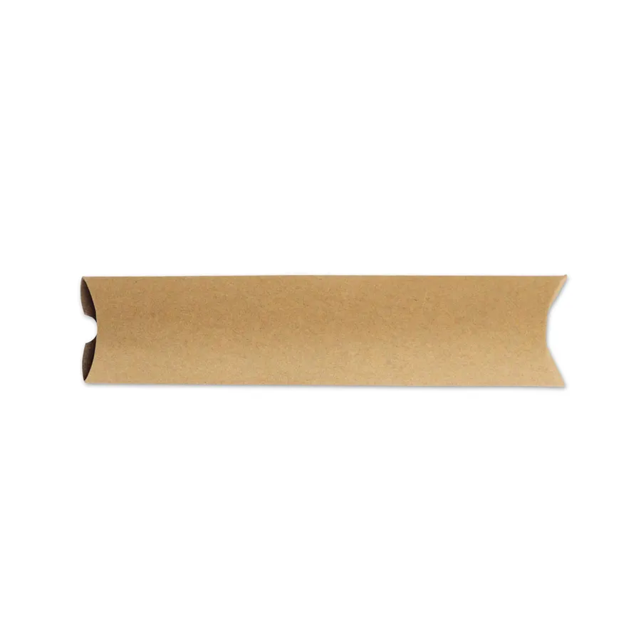 Beige pitkulainen POUCHY-pussi kynille, valmistettu kierrätyspaperista.