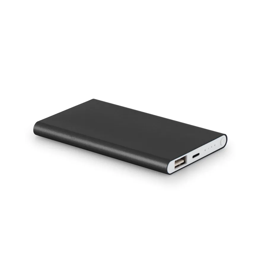 Musta ohut varavirtalähde, jossa USB-A- ja USB-C-liitännät sekä LED-varaustason ilmaisin.
