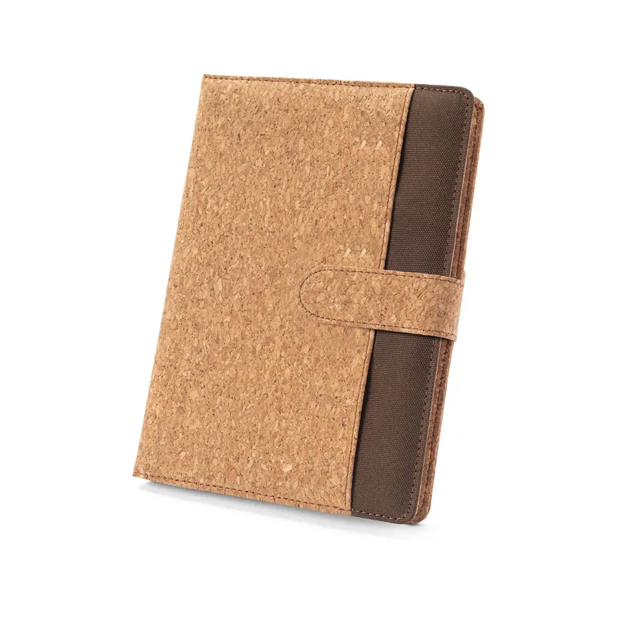 FIELDING. A5-kokoinen kansio korkista ja kierrätetystä polyesteristä (100 % rPET) irrotettavalla muistivihkolla